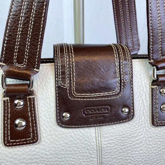 Coach Leather Turnlock Satchel Brown Cream - F13961 🤍 Janice - Picture 4 of 17